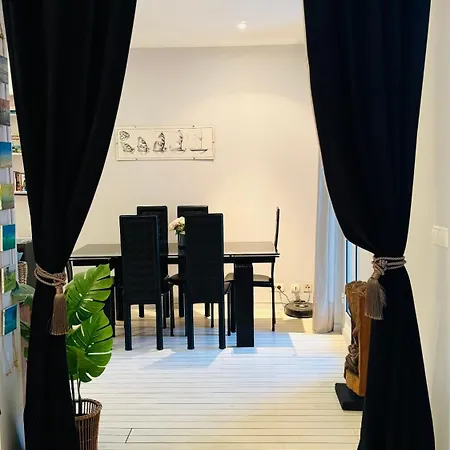 Flat With Terrace Sea View And Mountain View דירה