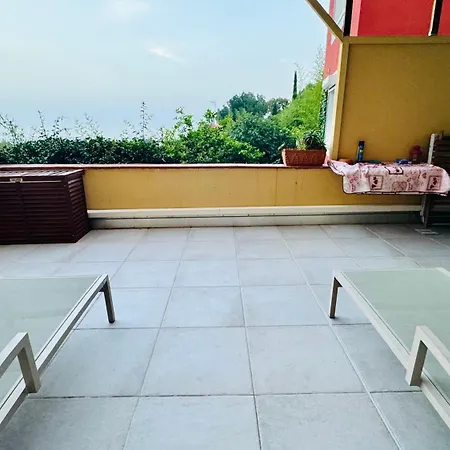 דירה Flat With Terrace Sea View And Mountain View אזה